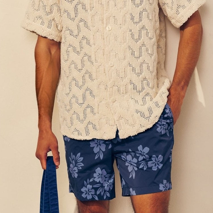The Shopbop Sale is offering an extra 25% off sale.